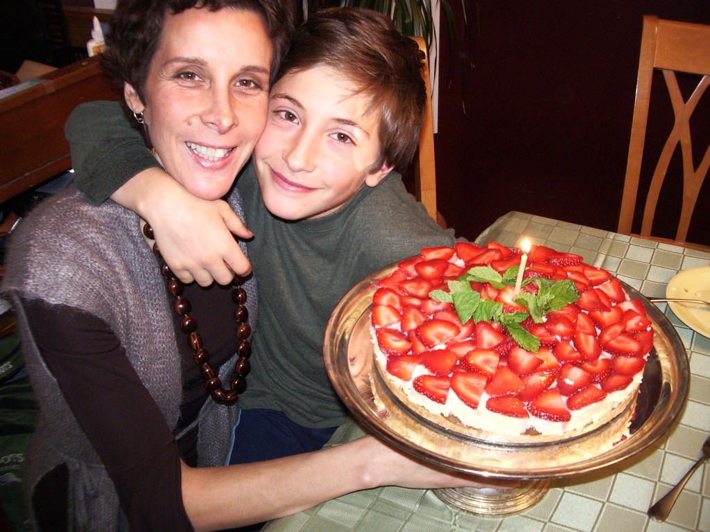 Landon's raw birthday cake 2008 w mama